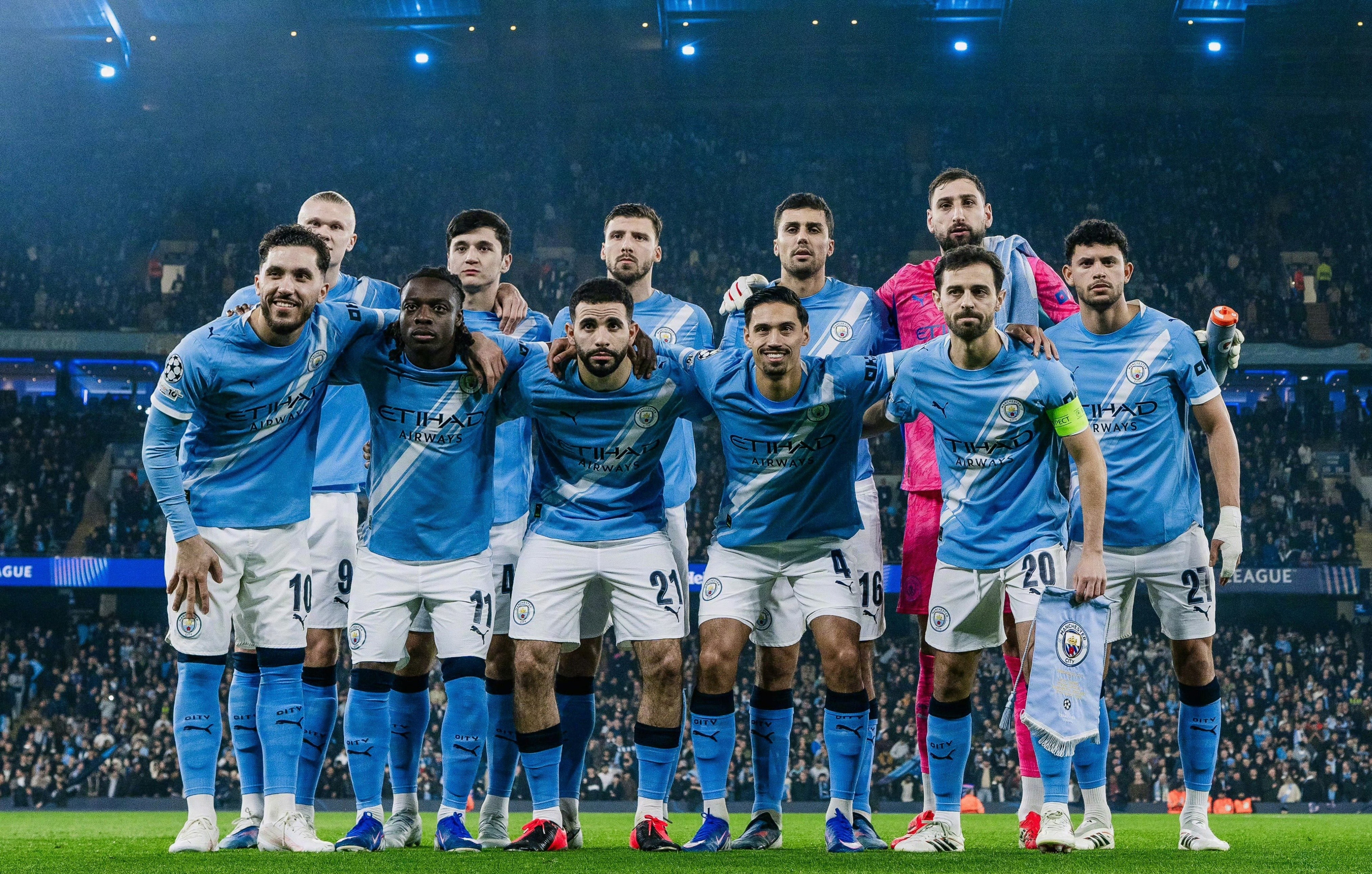 隨著一場(chǎng)2-1！歐冠上演巔峰對(duì)決：皇馬淘汰曼城，姆巴佩替補(bǔ)出戰(zhàn)