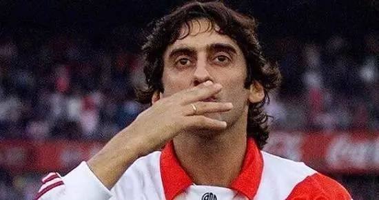 歷史世界杯最佳陣容_烏拉圭天藍(lán)軍團(tuán)歷史最佳陣容_烏拉圭歷史最強(qiáng)世界杯陣容