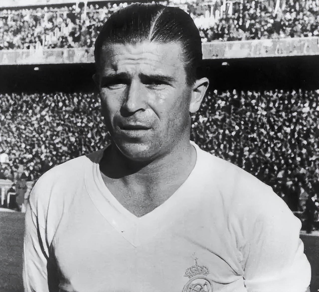 世界足壇歷史射手榜排名_足球史上進(jìn)球最多的十位球員_世界杯歷史射手王